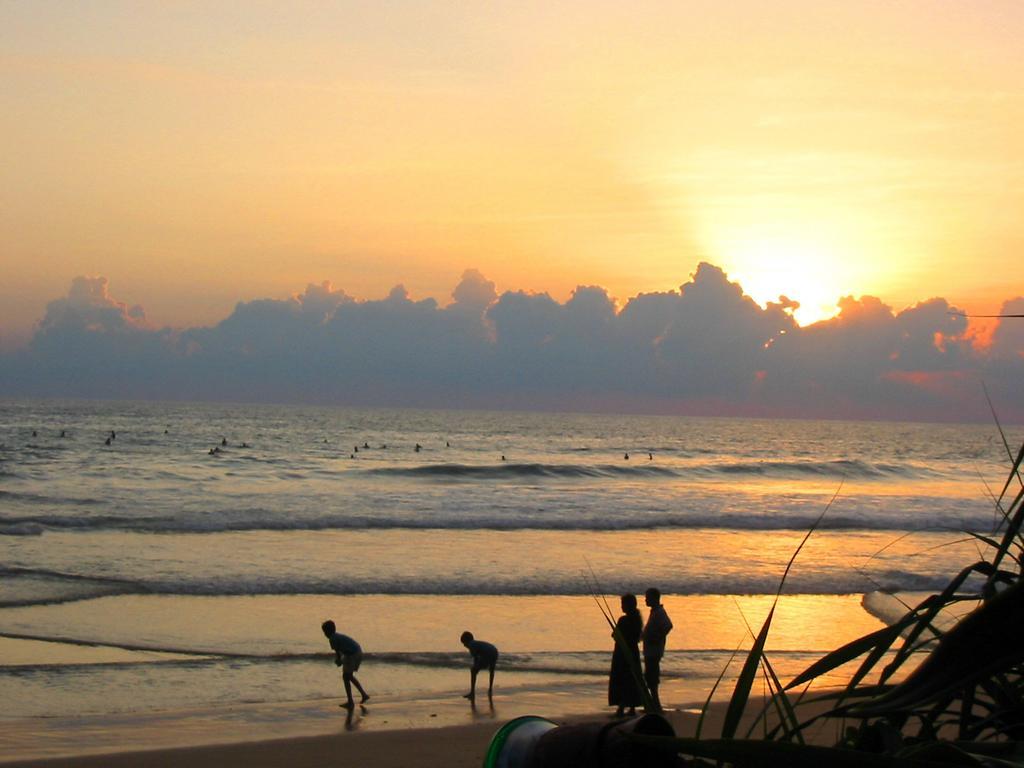 Tropical Beach House Hikkaduwa Exterior foto